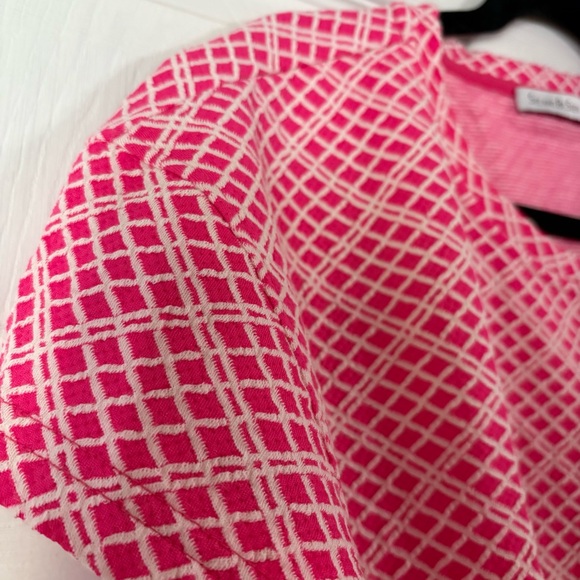 See and Be Seen Pink & White Top - Picture 3 of 6